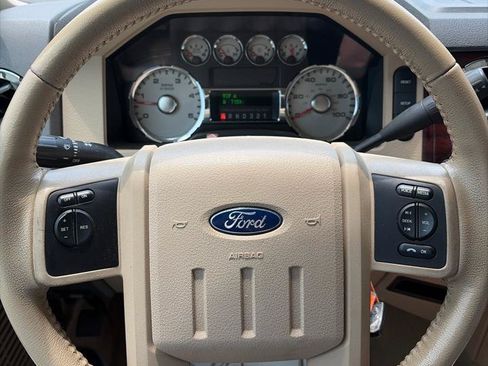 Used 2010 Ford F250 Lariat RWD image 9