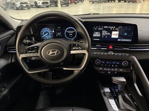 Used 2024 Hyundai Elantra Limited FWD image 27