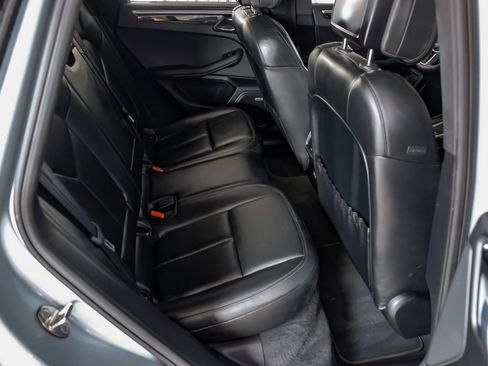 Used 2018 Porsche Macan Sport Edition image 34