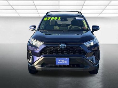 Used 2022 Toyota RAV4 XLE w/ Convenience Package image 2