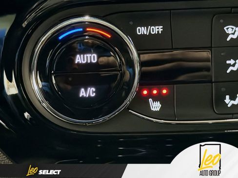 Used 2025 Chevrolet Trax ACTIV w/ Driver Confidence Package FWD image 19