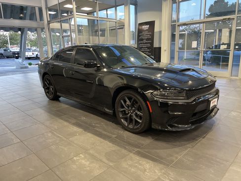 Used 2023 Dodge Charger R/T w/ Blacktop Package RWD image 2