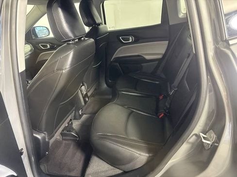 Used 2022 Jeep Compass Limited AWD/4WD image 25