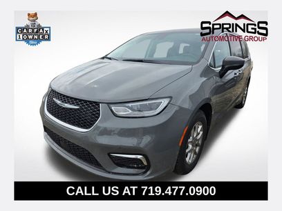 Used 2023 Chrysler Pacifica Touring-L