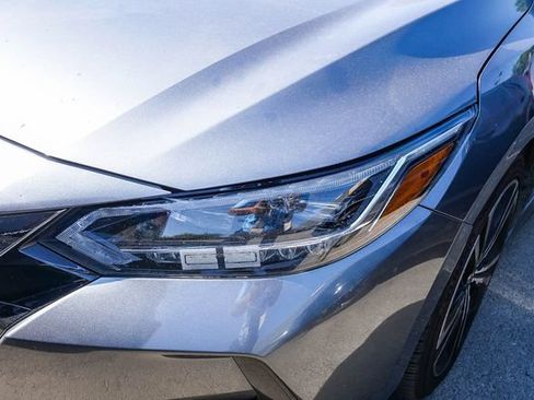 Used 2022 Nissan Sentra SR w/ SR Premium Package FWD image 5
