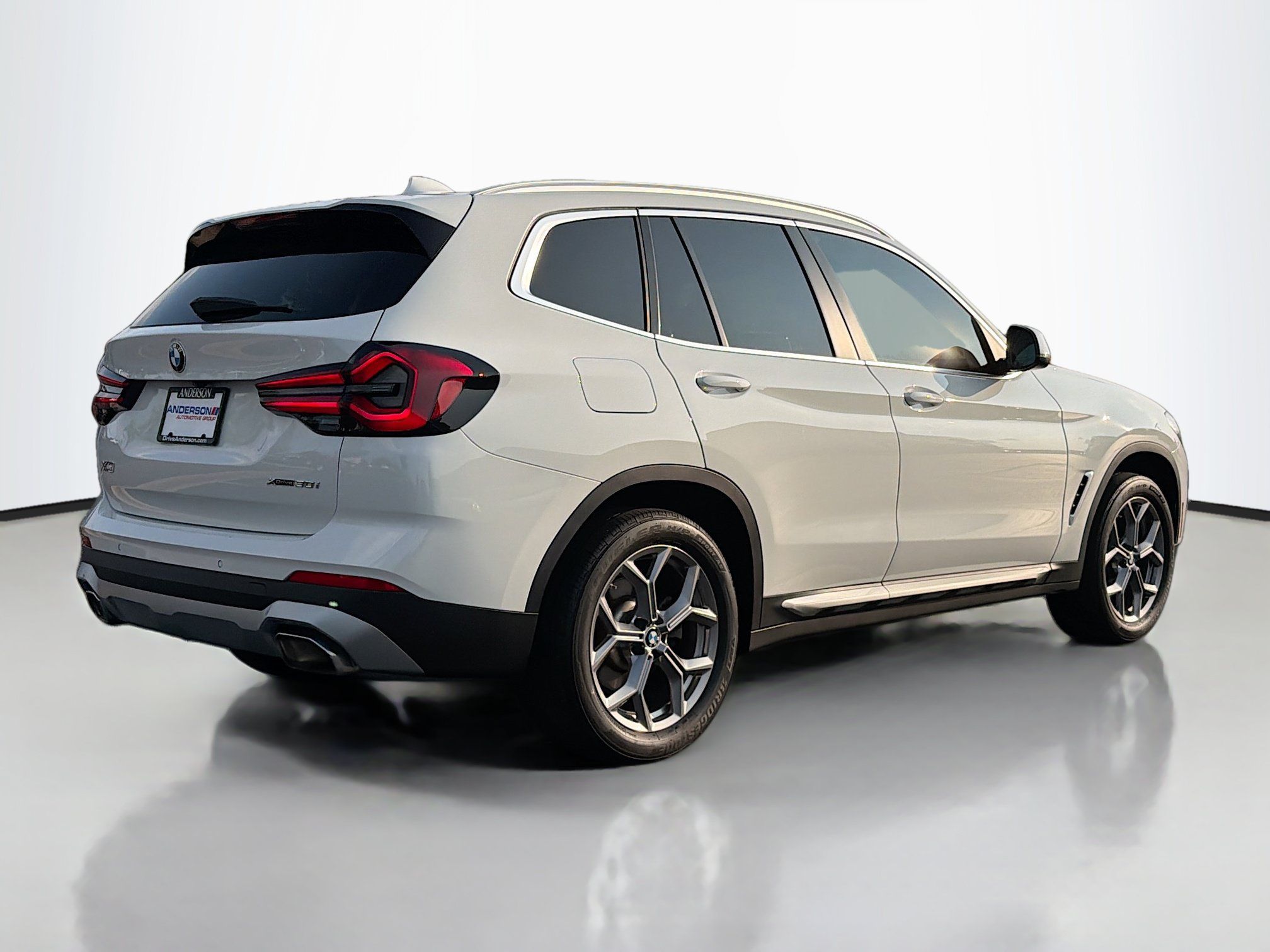 Used 2024 BMW X3 xDrive30i w/ Premium Package AWD/4WD image 2