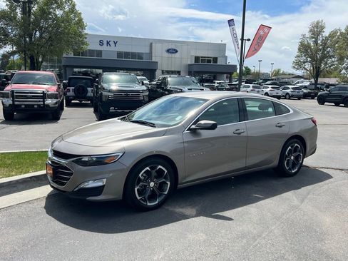 Used 2022 Chevrolet Malibu LT FWD image 1