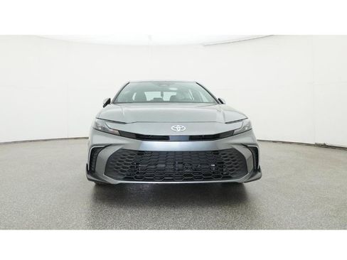 Used 2026 Toyota Camry SE FWD image 31