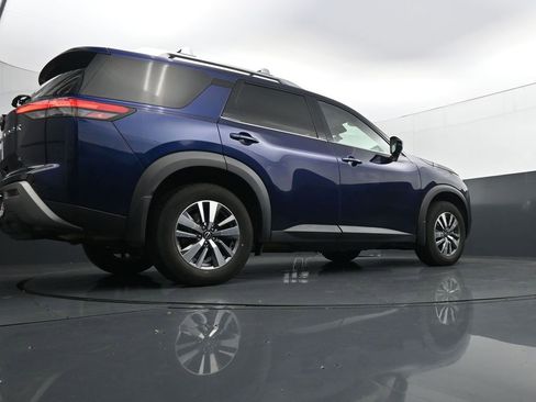 Used 2023 Nissan Pathfinder SL FWD image 40