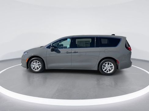 New 2025 Chrysler Pacifica Select image 5