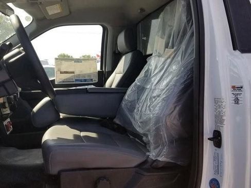 New 2025 Ford F550 4x4 Regular Cab Super Duty image 17