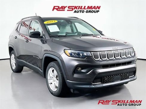 Used 2022 Jeep Compass Latitude w/ Sun and Sound Group AWD/4WD image 1