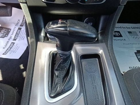 Used 2023 Dodge Charger SXT RWD image 25