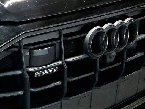 Used 2023 Audi Q8 Prestige w/ Prestige Package image 32