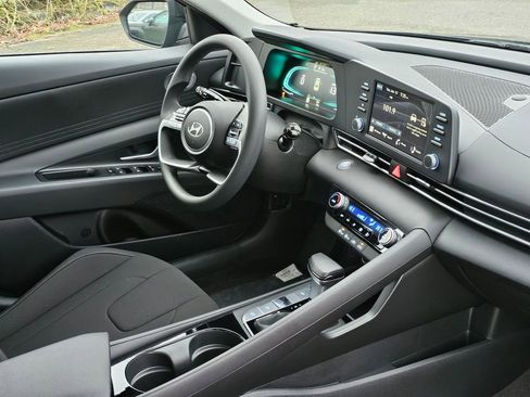 New 2026 Hyundai Elantra Blue image 10