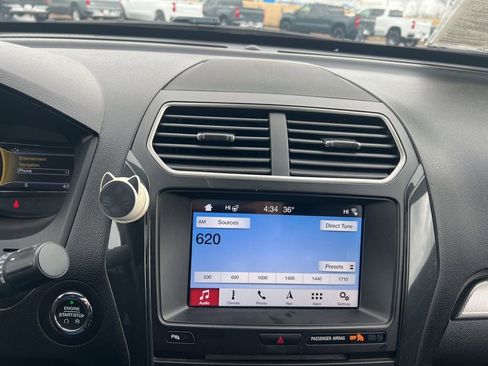 Used 2018 Ford Explorer XLT w/ Equipment Group 202A image 20