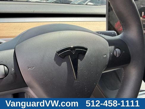 Used 2025 Tesla Model Y Long Range RWD image 26