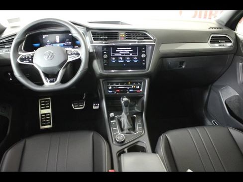 Used 2022 Volkswagen Tiguan SE R-Line AWD/4WD image 15