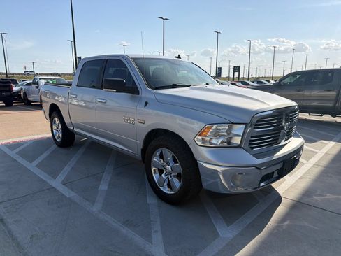 Used 2017 RAM 1500 Lone Star RWD image 3