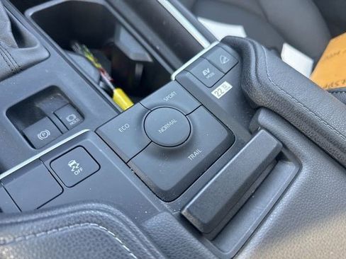 Used 2024 Toyota Grand Highlander Limited image 19