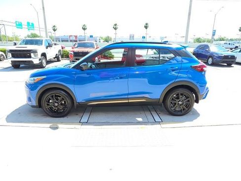 Used 2022 Nissan Kicks SR w/ Premium Package image 7