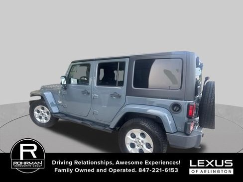 Used 2014 Jeep Wrangler Unlimited Sahara w/ Dual Top Group AWD/4WD image 5