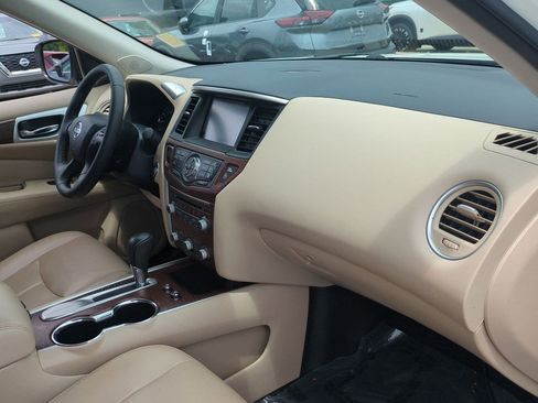 Used 2020 Nissan Pathfinder Platinum FWD image 46