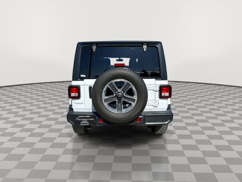 Used 2022 Jeep Wrangler Unlimited Sahara AWD/4WD image 10