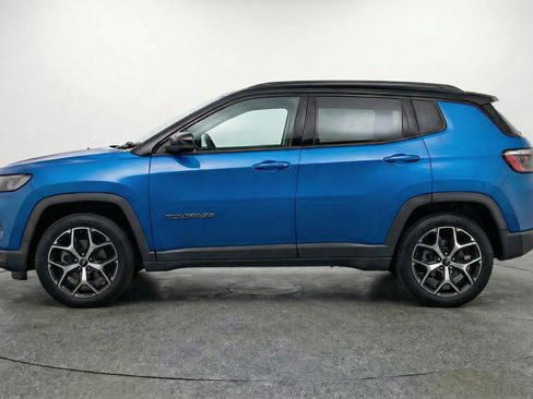 Used 2025 Jeep Compass Limited image 5