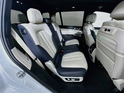 Used 2020 BMW X7 M50i w/ Dynamic Handling Package AWD/4WD image 29