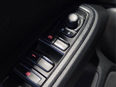 Used 2024 Subaru Crosstrek 2.0i Premium image 18