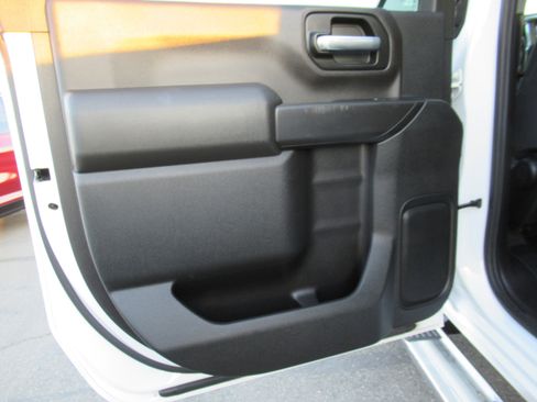 Used 2020 Chevrolet Silverado 2500 LT AWD/4WD image 9