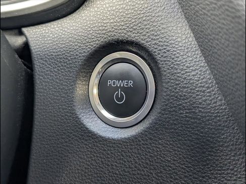 Used 2025 Toyota Corolla XLE image 17