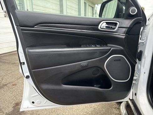 Used 2019 Jeep Grand Cherokee Summit image 23