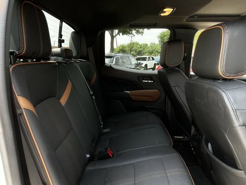 Used 2024 GMC Canyon AT4 AWD/4WD image 33