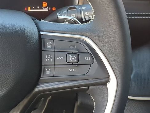 Used 2024 Jeep Grand Cherokee Altitude AWD/4WD image 22