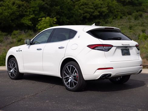 Used 2022 Maserati Levante GT AWD/4WD image 4