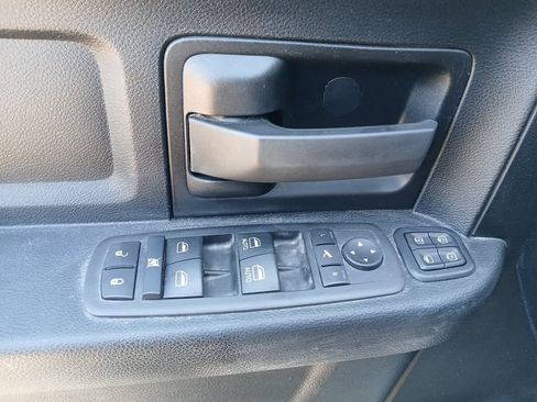 Used 2024 RAM 2500 Tradesman w/ Chrome Appearance Group AWD/4WD image 13