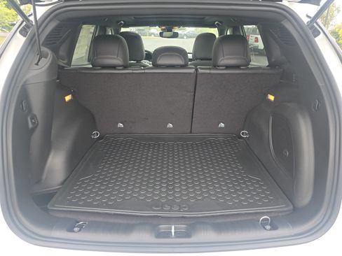 New 2025 Jeep Compass Latitude w/ Sun & Sound Group image 19