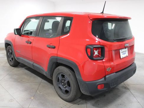 Used 2017 Jeep Renegade Sport w/ Power & Air Group FWD image 7
