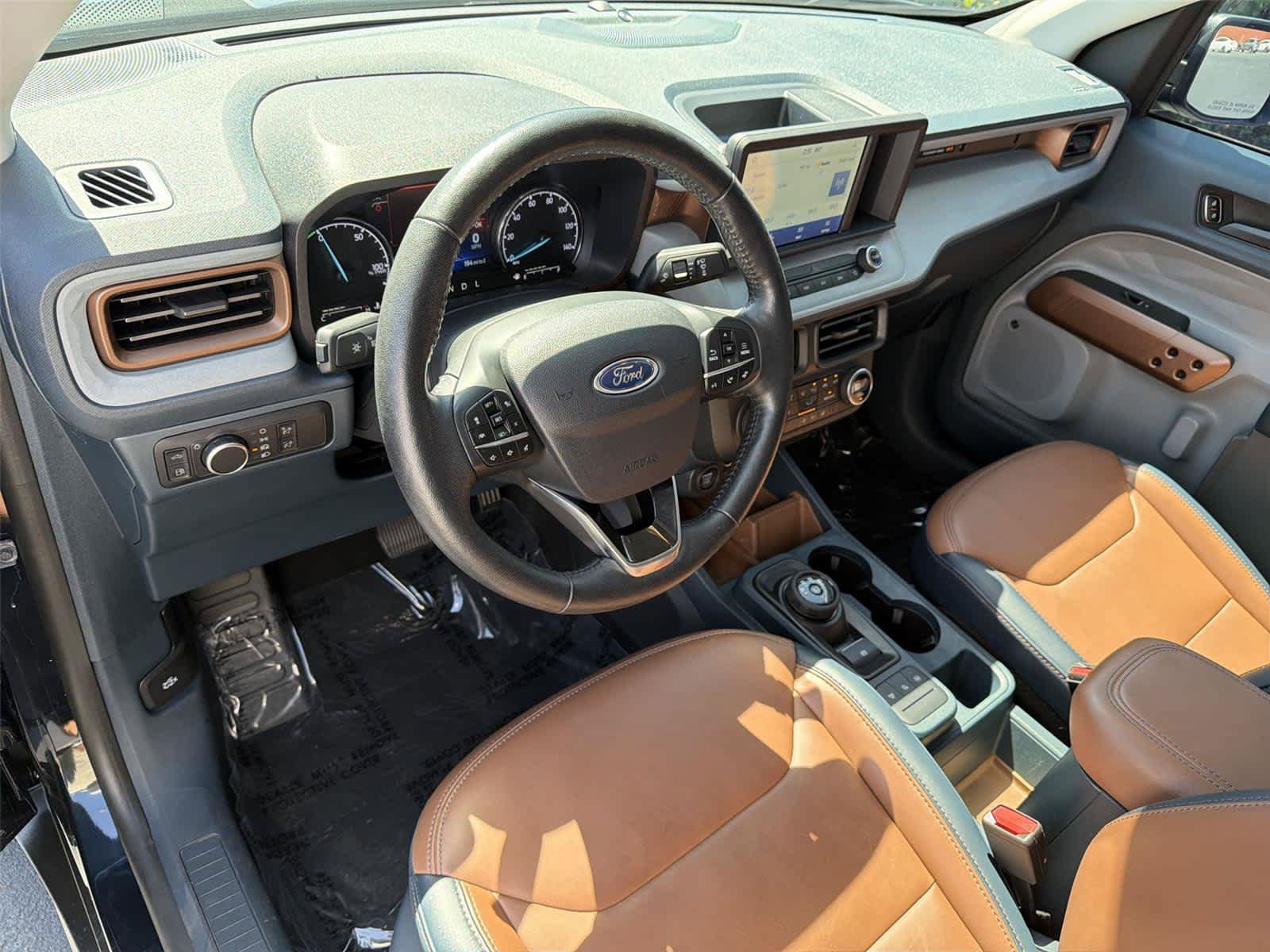 Used 2022 Ford Maverick Lariat w/ Lariat Luxury Package FWD image 2