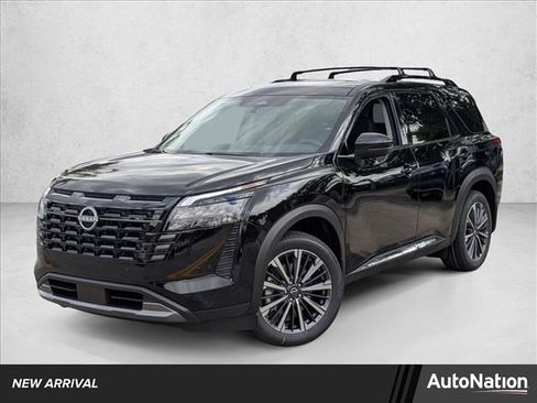 New 2026 Nissan Pathfinder Platinum FWD image 1