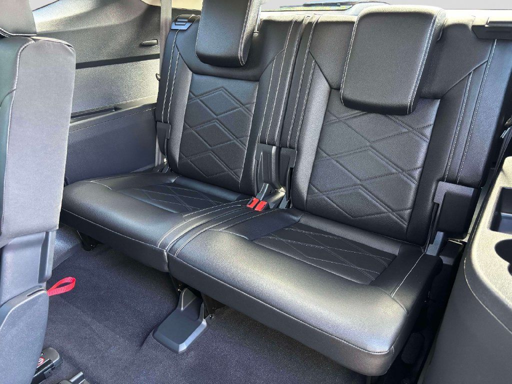 Used 2026 Volkswagen Atlas SE AWD/4WD image 13