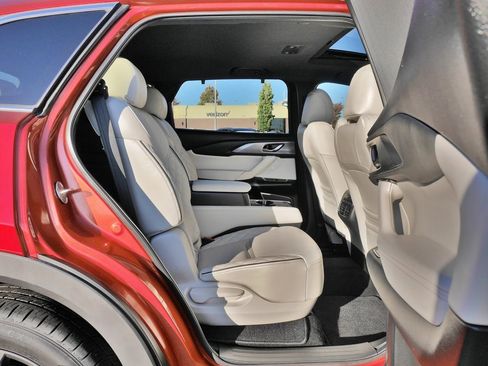 Used 2023 MAZDA CX-9 Signature image 11