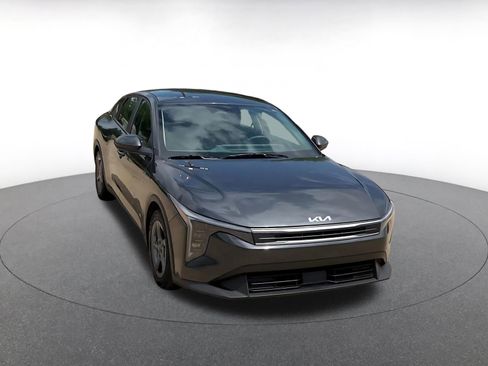 Used 2025 Kia K4 LXS FWD image 2