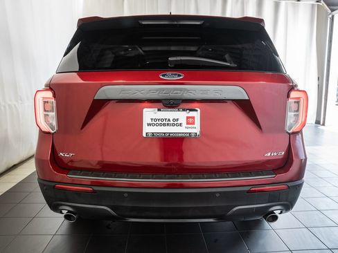 Used 2021 Ford Explorer XLT w/ Equipment Group 202A AWD/4WD image 5