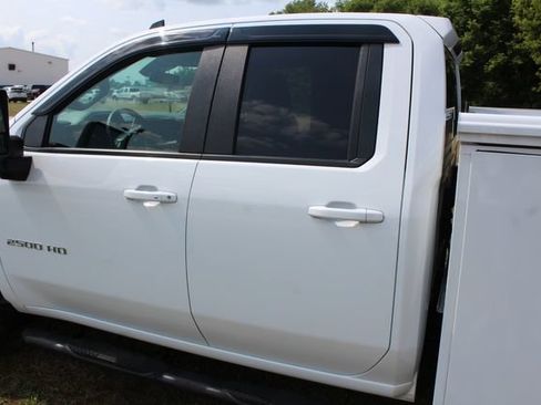 Used 2024 Chevrolet Silverado 2500 LT AWD/4WD image 15