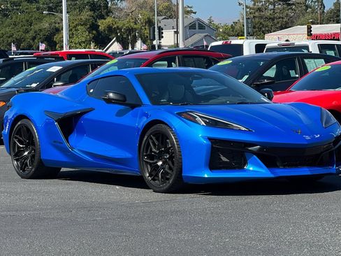 Used 2024 Chevrolet Corvette Z06 RWD image 2
