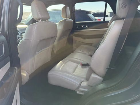 Used 2018 Ford Explorer XLT w/ Equipment Group 202A image 16