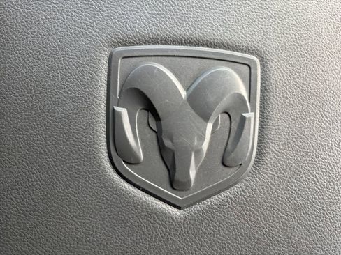 Used 2020 RAM 1500 Classic SLT w/ Luxury Group image 9